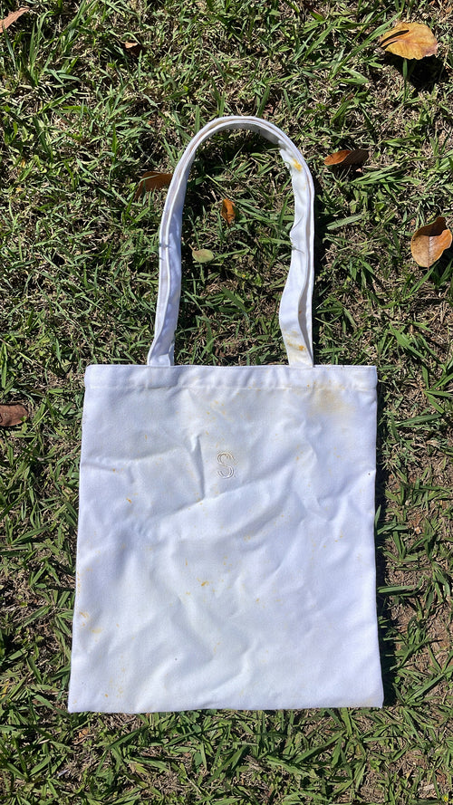 está cabrón tote bag