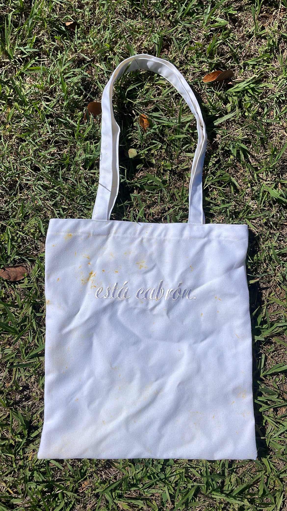 está cabrón tote bag